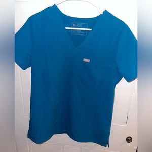 FIGS small one pocket scrub top